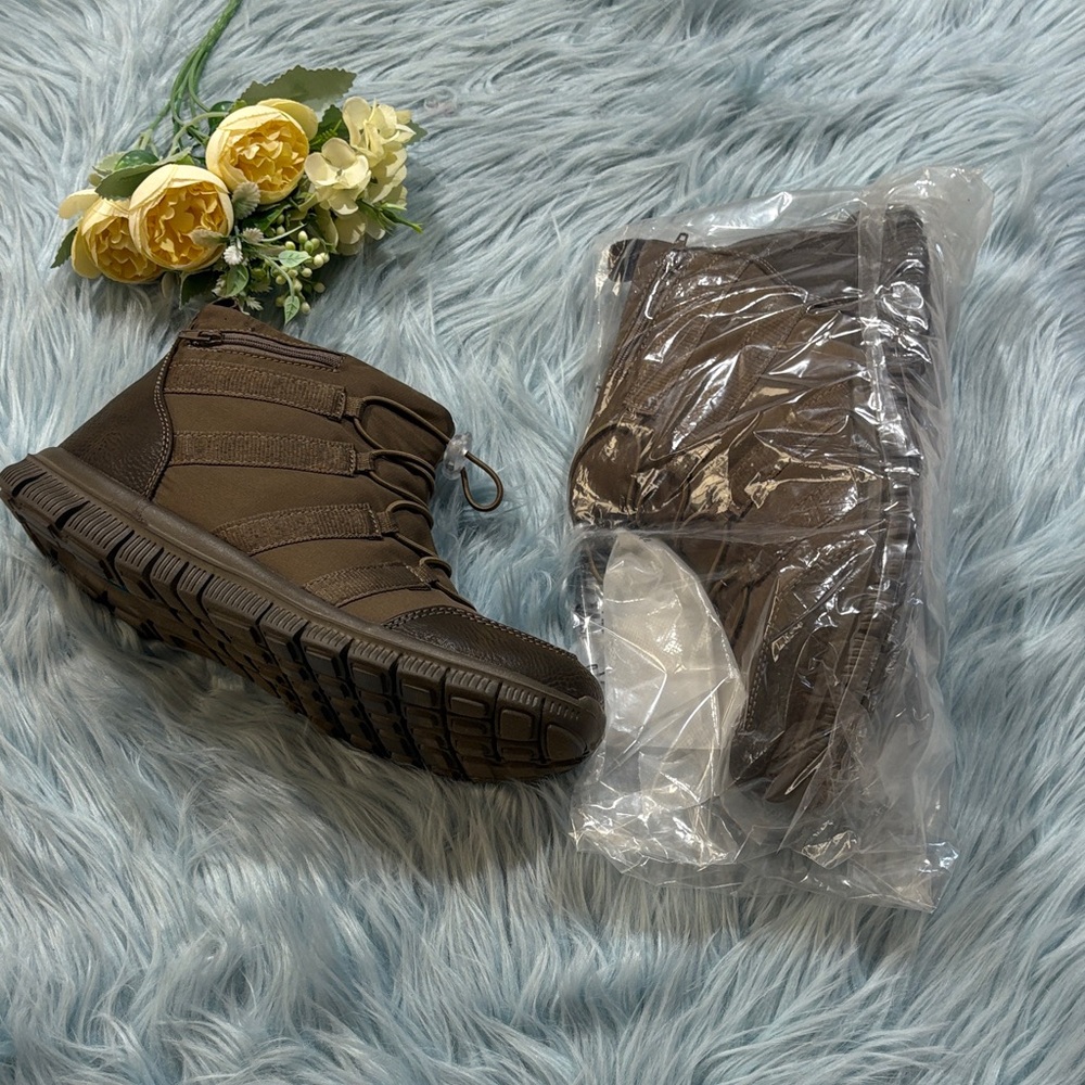 NWOB Tony Little Cheeks Fit Body Ankle Sneaker Boots sz 10W